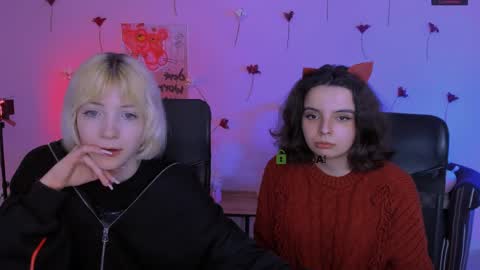 Snapshot of mia_mooon_ chatting on April 2026 08:52:02 AM mia_mooon_ online show from April 2026 08:52:02 AM