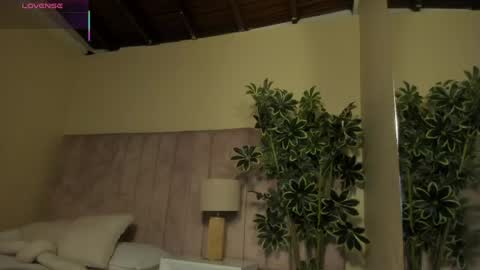 mia_mtnz02 online show from April 2026 12:35:01 AM