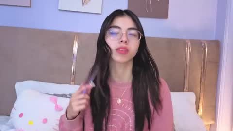 Snapshot of mia_naive chatting on June 2026 12:15:01 PM Mia online show from June 2026 12:15:01 PM