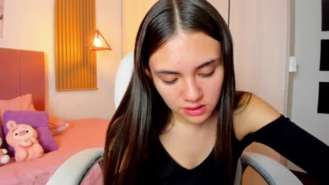 Snapshot of mia_nevaeh chatting on February 2025 09:17:01 PM Mia Nevaeh - follow me online show from February 2025 09:17:01 PM