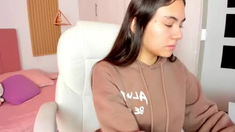 Snapshot of mia_nevaeh chatting on February 2025 09:00:01 PM Mia Nevaeh - follow me online show from February 2025 09:00:01 PM