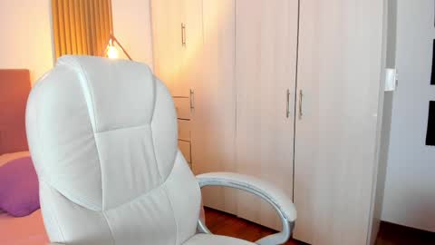 Snapshot of mia_nevaeh chatting on February 2025 12:05:01 AM Mia Nevaeh - follow me online show from February 2025 12:05:01 AM