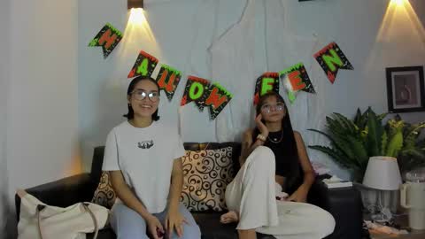 mia_petite72 online show from November 2025 10:42:02 PM