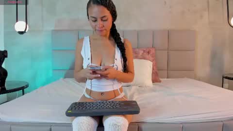 Snapshot of mia_phalmerr chatting on June 2026 12:28:02 PM Mia Phalmer online show from June 2026 12:28:02 PM