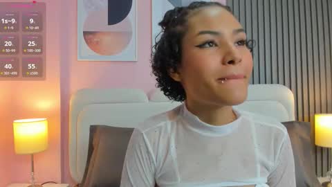 Snapshot of mia_poppy chatting on January 2026 03:21:01 AM Yessica online show from January 2026 03:21:01 AM