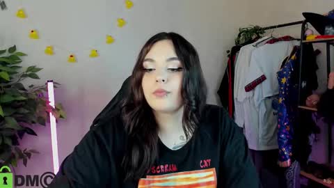 Mia online show from February 2026 01:00:02 AM