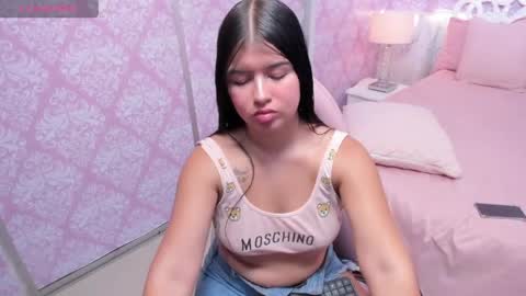 Mia  online show from April 2026 11:38:01 AM