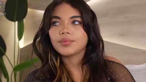 Snapshot of mia_rosalie chatting on June 2026 07:39:02 PM mia_rosalie online show from June 2026 07:39:02 PM