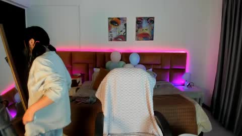 Snapshot of mia_rousseau chatting on May 2026 03:15:01 AM MIA online show from May 2026 03:15:01 AM
