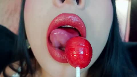 Mia online show from February 2026 12:20:02 AM