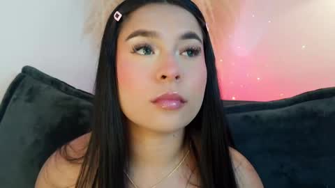 Snapshot of mia_roux1 chatting on April 2026 09:39:01 PM Mia online show from April 2026 09:39:01 PM