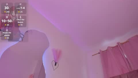 Snapshot of mia_royal chatting on February 2026 10:32:02 PM mia_royal online show from February 2026 10:32:02 PM