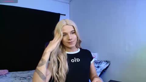 Snapshot of mia_russe13 chatting on October 2025 09:04:02 PM 13 online show from October 2025 09:04:02 PM