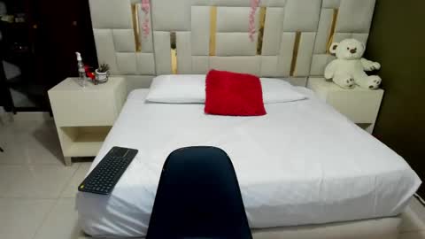 Snapshot of mia_scarlet69 chatting on April 2026 01:41:02 PM MIA HOT online show from April 2026 01:41:02 PM