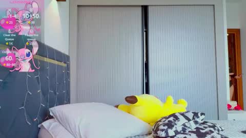 Mia online show from March 2025 07:01:02 AM