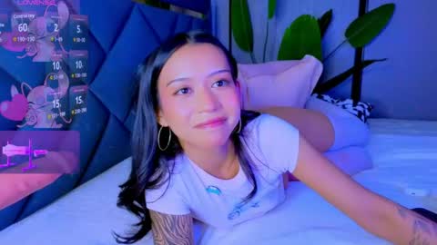 Mia online show from April 2026 10:25:02 PM