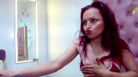 Snapshot of mia_tentation chatting on April 2026 09:09:02 PM mia online show from April 2026 09:09:02 PM