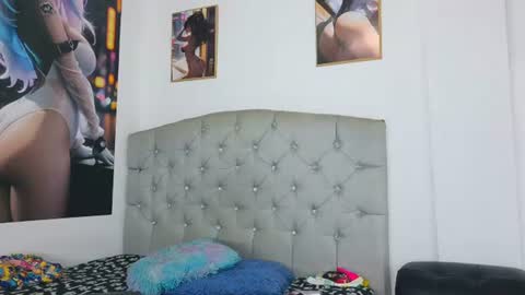 mia_thompson_0 online show from July 2026 12:18:02 PM