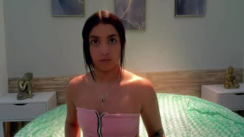 Mia online show from April 2026 11:32:01 AM