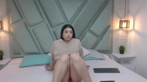 Mia online show from April 2026 12:22:01 PM