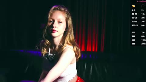 Mia online show from October 2025 03:31:02 PM