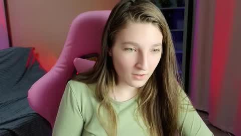 Snapshot of mia_weawer chatting on November 2025 10:17:02 AM Mia online show from November 2025 10:17:02 AM