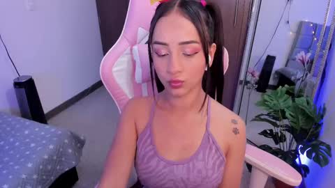 mia  nicolle online show from February 2025 02:59:01 AM