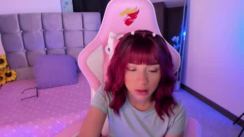 mia  nicolle online show from September 2025 03:39:02 AM