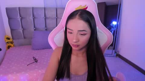 mia  nicolle online show from September 2025 03:10:02 AM