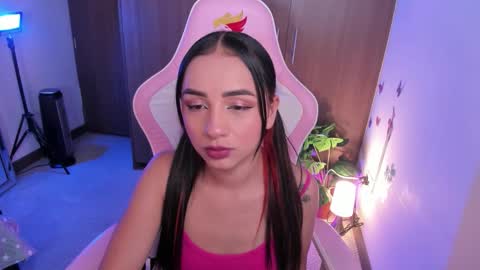 mia  nicolle online show from January 2026 01:44:02 AM