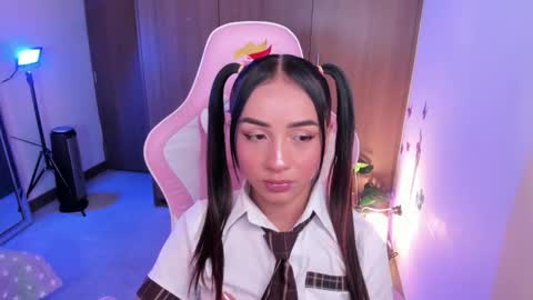 mia  nicolle online show from January 2026 02:26:02 AM