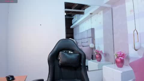 Snapshot of miaa_diamondd1 chatting on June 2026 12:42:02 PM Mia online show from June 2026 12:42:02 PM