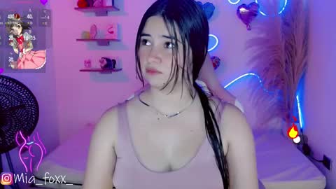 Snapshot of miaa_foxx_ chatting on February 2025 09:05:02 PM Mia online show from February 2025 09:05:02 PM