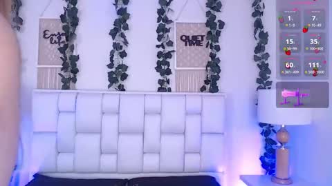 Mia online show from February 2025 01:06:01 PM