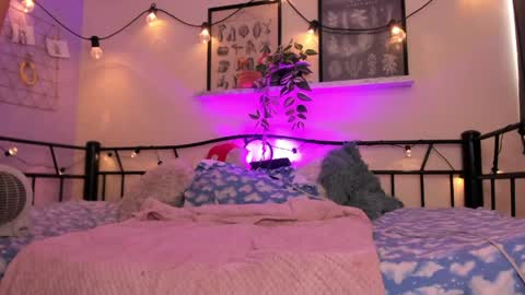 Miaa online show from April 2026 06:47:01 PM