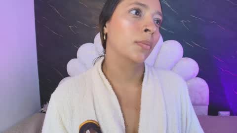 Mia online show from May 2026 12:12:02 PM