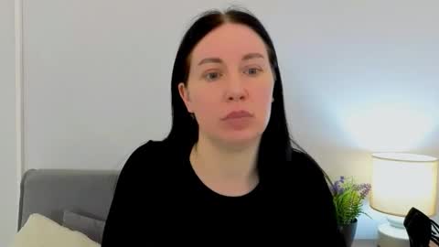 Mia online show from March 2026 05:01:02 PM