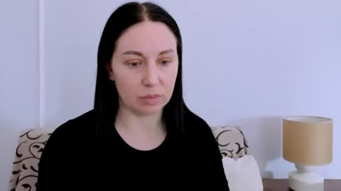 Mia online show from April 2026 03:28:01 PM