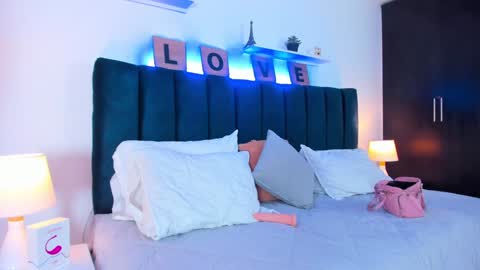 Snapshot of miabrunette23 chatting on January 2025 02:22:02 AM MIA online show from January 2025 02:22:02 AM