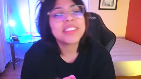 Mia online show from December 2024 07:36:02 AM