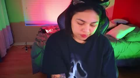 Mia online show from December 2024 12:25:01 AM