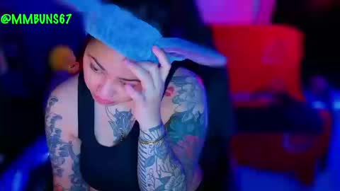 Mia online show from October 2025 12:11:02 AM