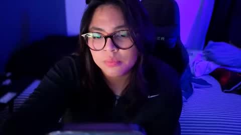 Mia online show from April 2026 02:20:01 AM