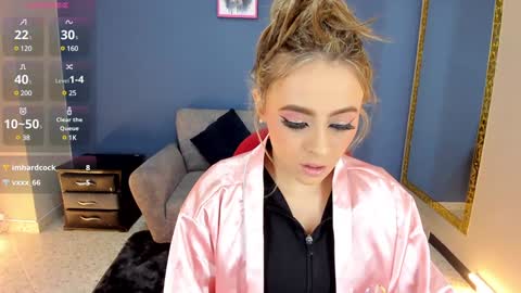 Snapshot of miacarperrlux chatting on January 2025 09:03:01 PM MiaCarper online show from January 2025 09:03:01 PM