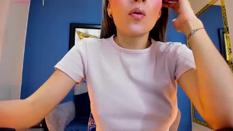 Snapshot of miacarperrlux chatting on February 2025 11:35:01 PM MiaCarper online show from February 2025 11:35:01 PM