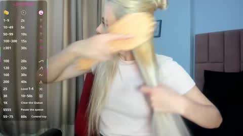 Snapshot of miacarperrlux chatting on February 2026 08:43:01 PM MiaCarper online show from February 2026 08:43:01 PM