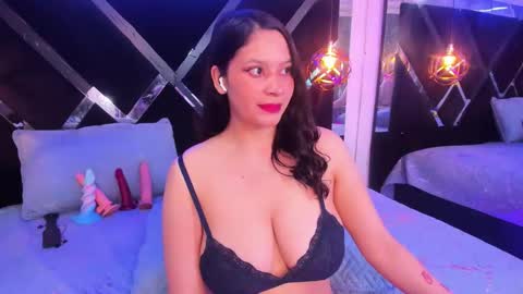 Mia online show from February 2026 01:37:01 AM