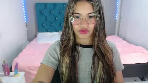 Snapshot of miacumgirl chatting on July 2026 02:40:02 PM miacumgirl online show from July 2026 02:40:02 PM