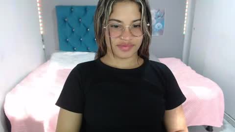 Snapshot of miacumgirl chatting on July 2026 12:20:02 PM miacumgirl online show from July 2026 12:20:02 PM