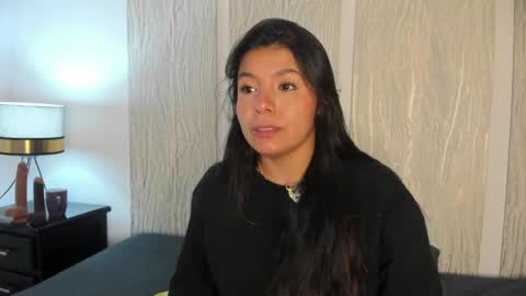 IG Yojanagomez  online show from November 2025 05:35:01 PM